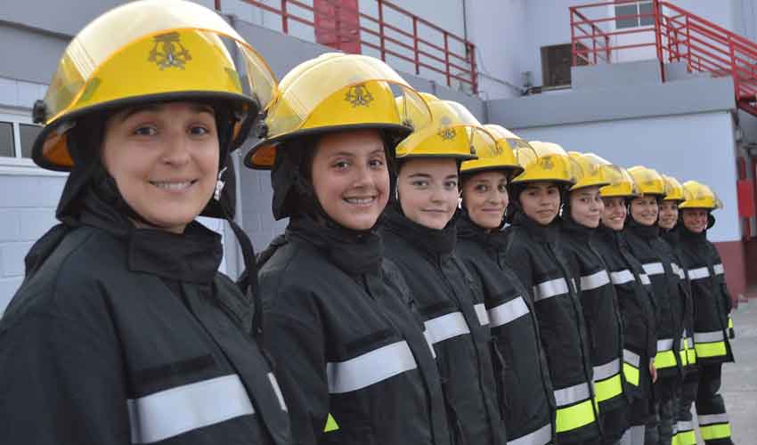 Bomberos de San Francisco presentó nuevos trajes