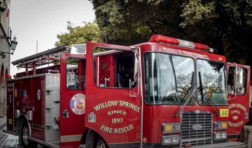 Entregan camión de bomberos a Protección Civil de La Barca
