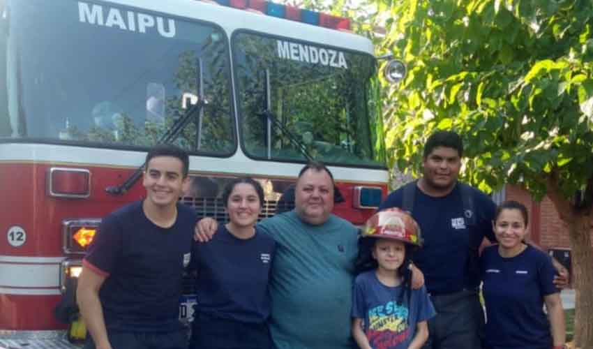 Conmovedora sorpresa de los Bomberos a un niño con cáncer