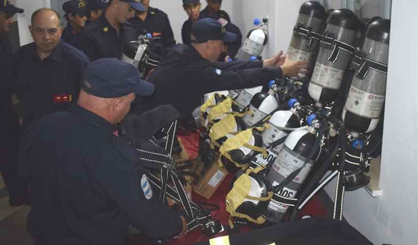 Bomberos Voluntarios de Pringles con nuevos equipos