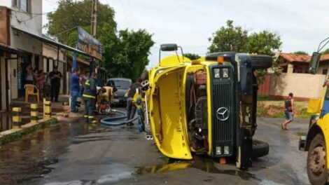 Camión de Bomberos Voluntarios volcó en Luque