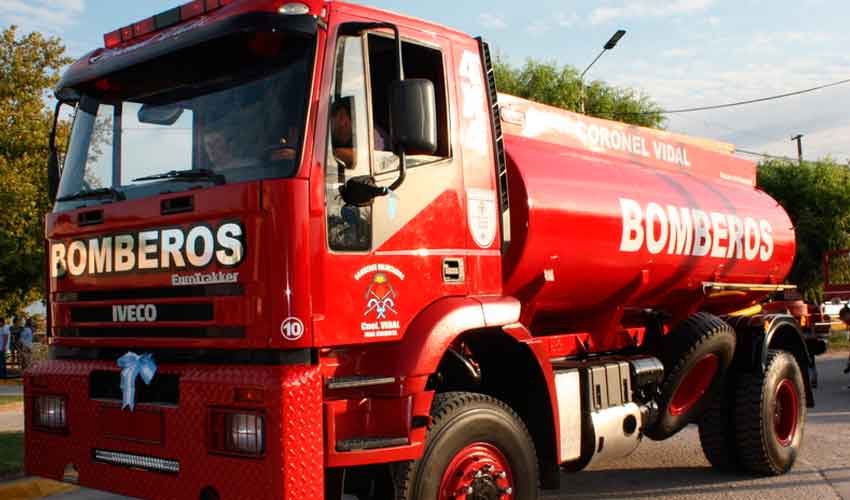 Bomberos de Coronel Vidal compraron una nueva unidad