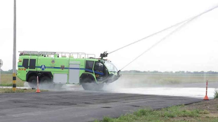 Moderna máquina de bomberos para el Aeropuerto Samario