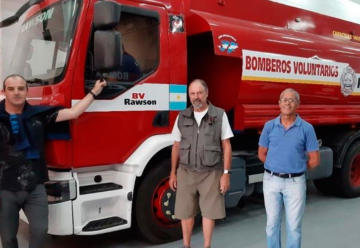 Bomberos Voluntarios de Rawson tienen nuevo camión cisterna