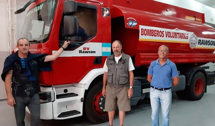 Bomberos Voluntarios de Rawson tienen nuevo camión cisterna