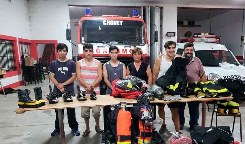 Bomberos Voluntarios de Chovet con nuevos elementos