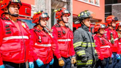 Bomberos de Quito cumplio 76 años de servicio a la comunidad