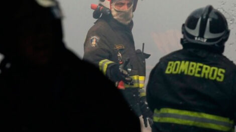 Tres bomberos fueron golpeados por mujer tras concurrir a llamado