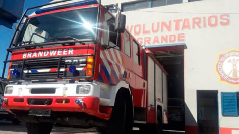 Bomberos Voluntarios María Grande sumó una nueva autobomba