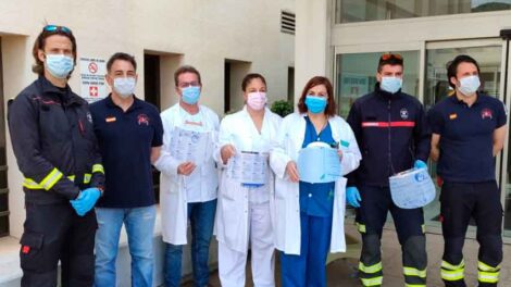 Bomberos de Ibiza donan 150 pantallas protectoras a los sanitarios
