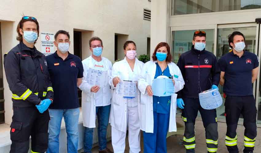 Bomberos de Ibiza donan 150 pantallas protectoras a los sanitarios