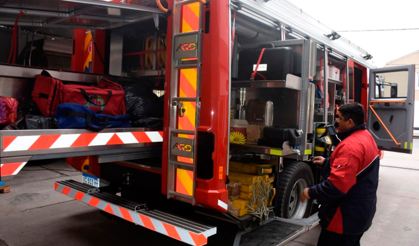Bomberos Voluntarios presentaron una nueva unidad cero kilómetro