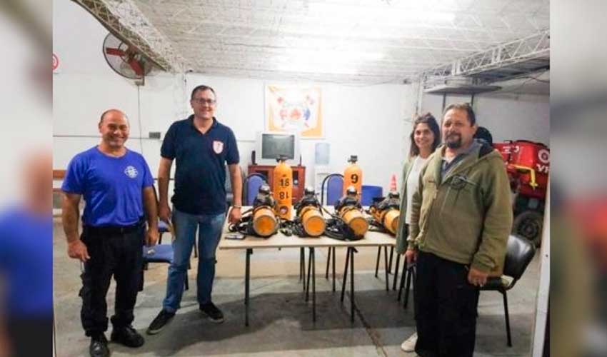 Bomberos de Frontera recibieron equipos donados