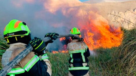 Incendio en Comuna de Camarones Afectó Unas 15 Hectáreas