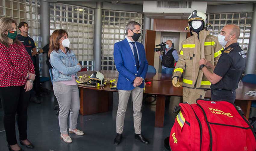 Nuevos trajes de protección para los Bomberos de Granada