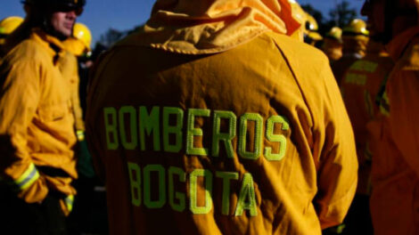 Roban camión con equipos y trajes para los Bomberos