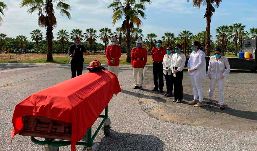 Bomberos de Guayaquil lloran la partida de ocho integrantes
