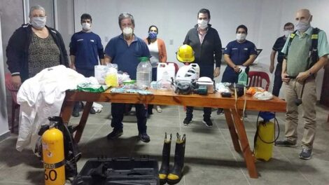 Bomberos presentaron equipos para actuar en la emergencia sanitaria