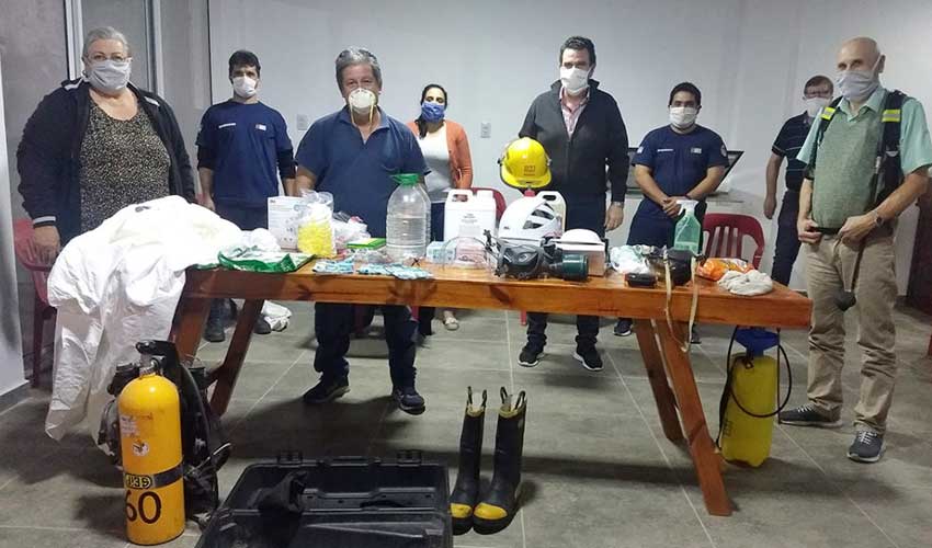 Bomberos presentaron equipos para actuar en la emergencia sanitaria