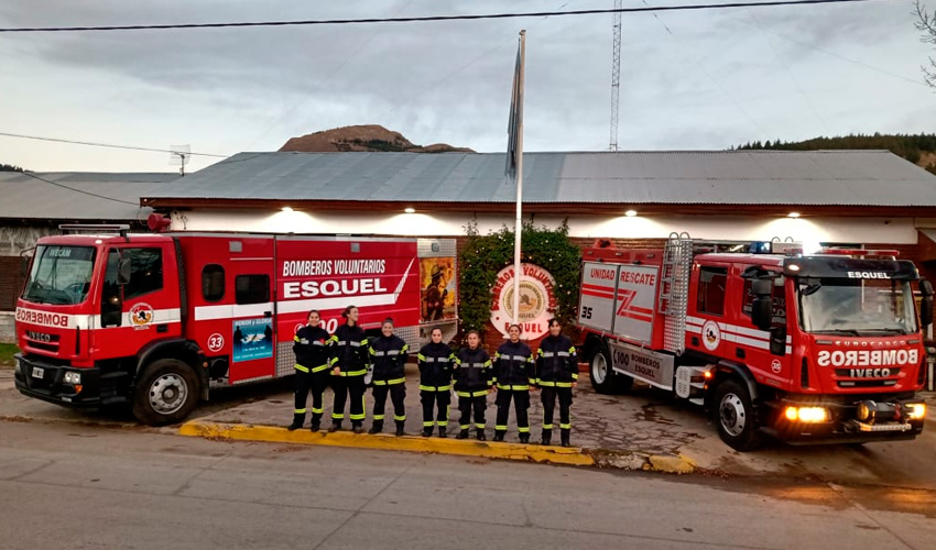 Bomberas voluntarias: labor a todo terreno
