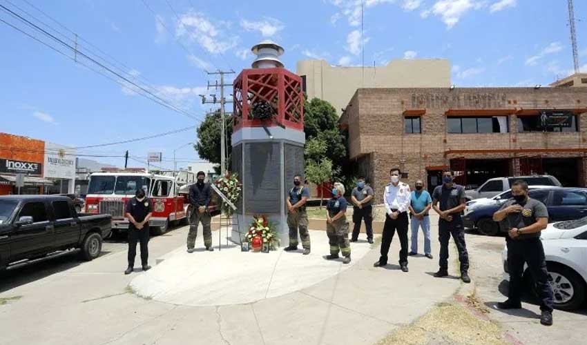 Dan el último adiós a oficial de Bomberos en Hermosillo