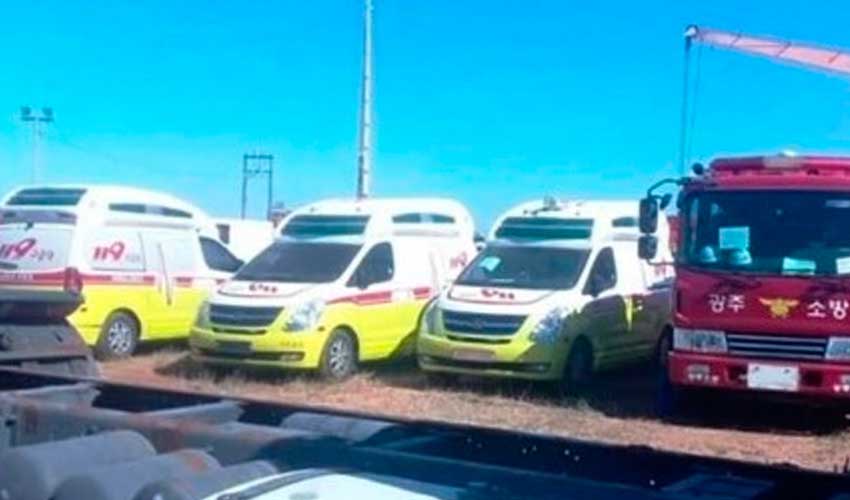 Bomberos de Corea donan carros y ambulancias