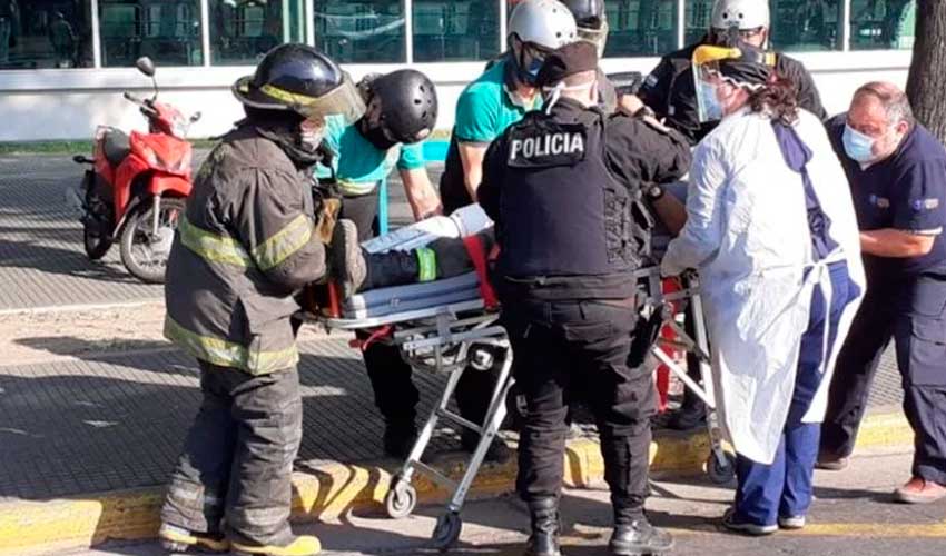 Bombero trasladado con principio de asfixia permanece estable