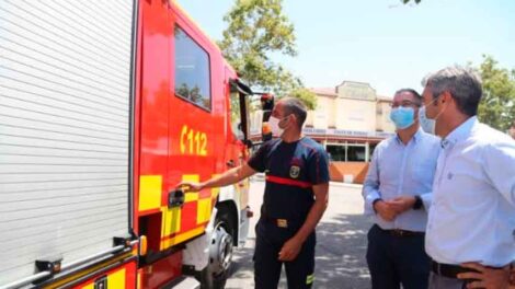 Bomberos renuevan equipamiento de sus vehículos