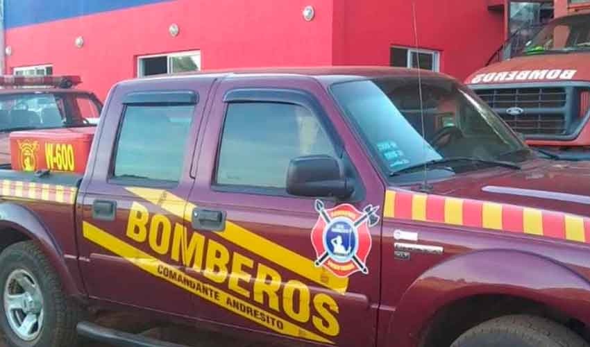 Bomberos adquirieron equipos de protección y un vehiculo