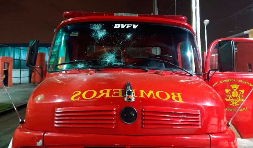Agresión a los Bomberos de Florencio Varela mientras combatían un incendio