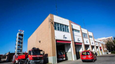 Bomberos incorporan trajes para incendios forestales y rescates