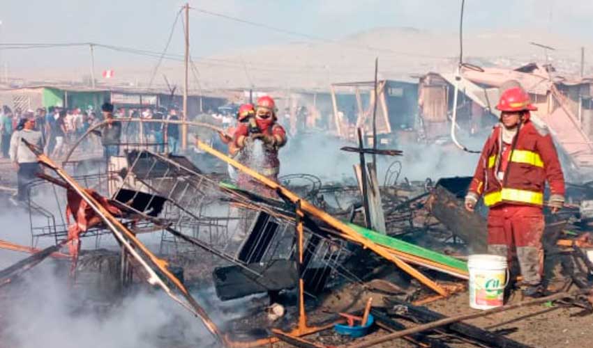 Incendio consume 60 viviendas de asentamiento
