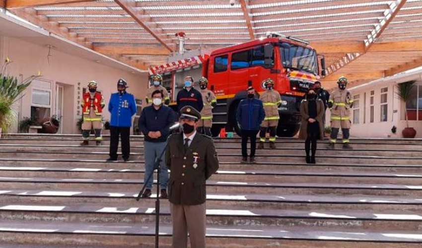Bomberos de Monte Patria recibe moderno carro