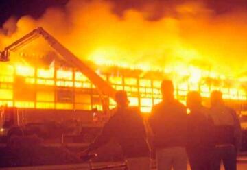 Se desató un gran incendio en el casino de Necochea