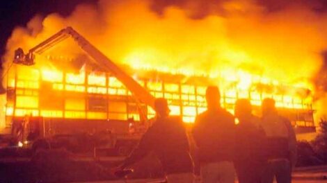 Se desató un gran incendio en el casino de Necochea