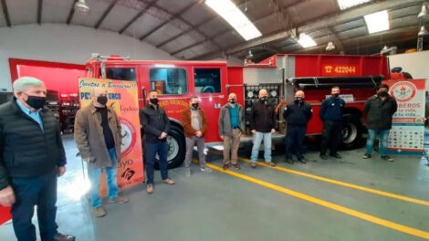 Bomberos presentó oficialmente la autobomba reparada