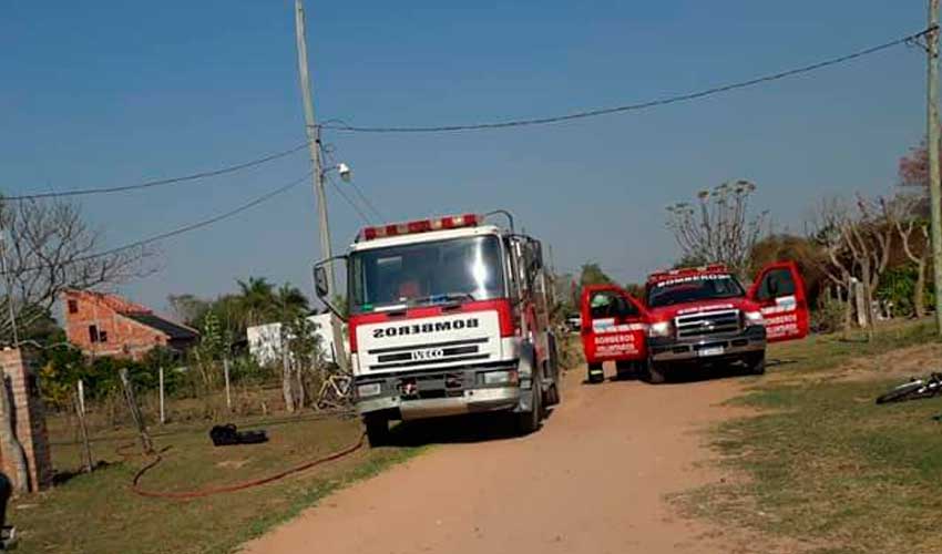 Incendio destruyó la casa de una bombero mientras hacía guardia