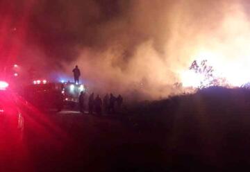 Santa Rosa: Un bombero debió ser asistido tras voraz incendio