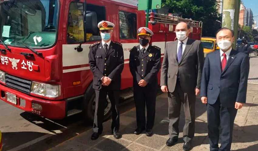 Embajada de Corea dona vehículos a Bomberos Voluntarios