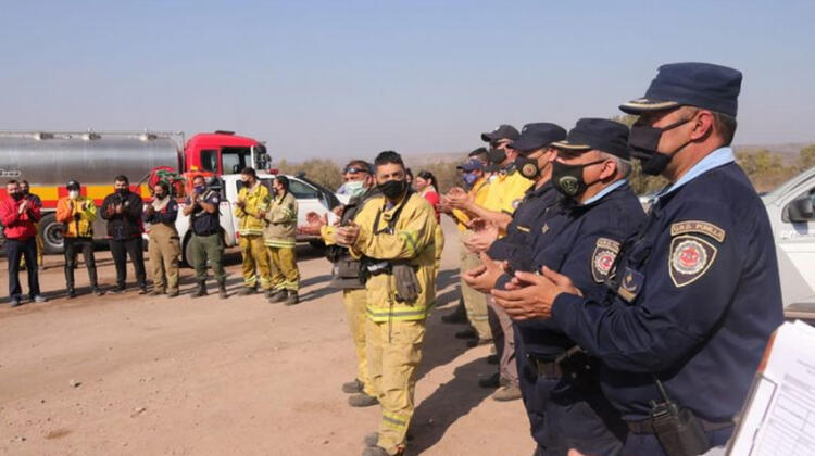 Córdoba homenajeó a los bomberos con un bocinazo