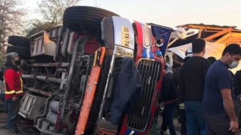 Bomberos lesionados deja volcamiento de Unidad B2 Bomba Maipo