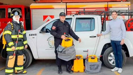 Bomberos reciben equipo para incendios forestales