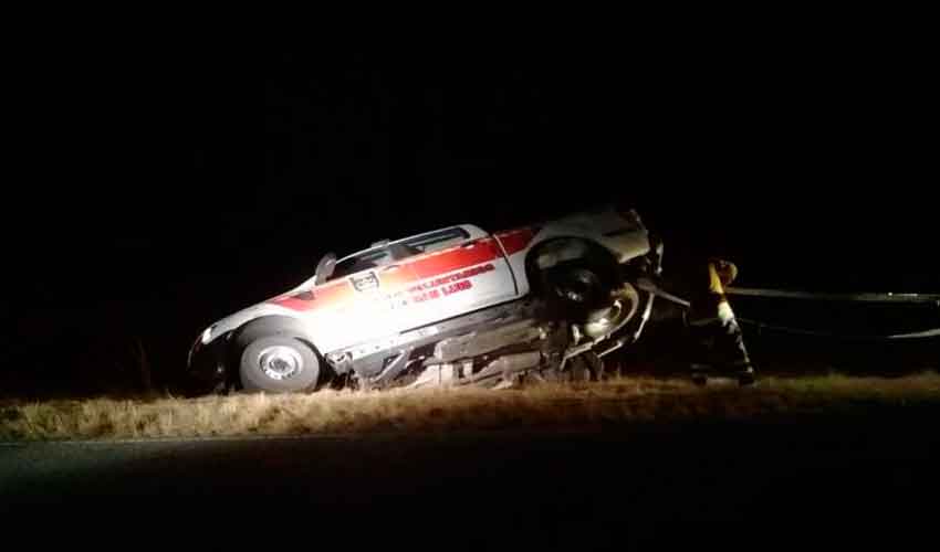 Una unidad de bomberos voluntarios de Merlo sufrió un vuelco