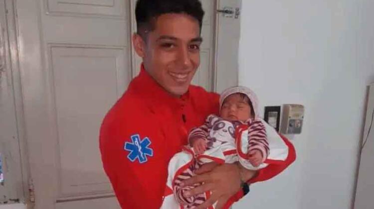 Un bombero de Patagones le salvó la vida a una beba