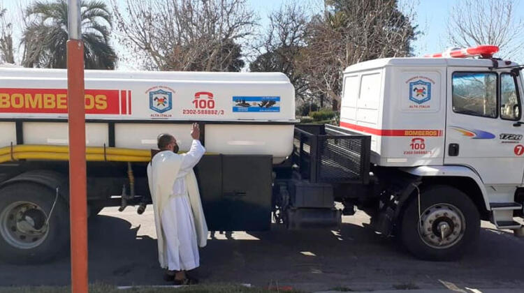 Nuevo camión cisterna de Bomberos Voluntarios de Alta Italia