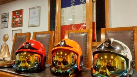 La Quinta Compañía de Bomberos adquirió cascos nuevos 