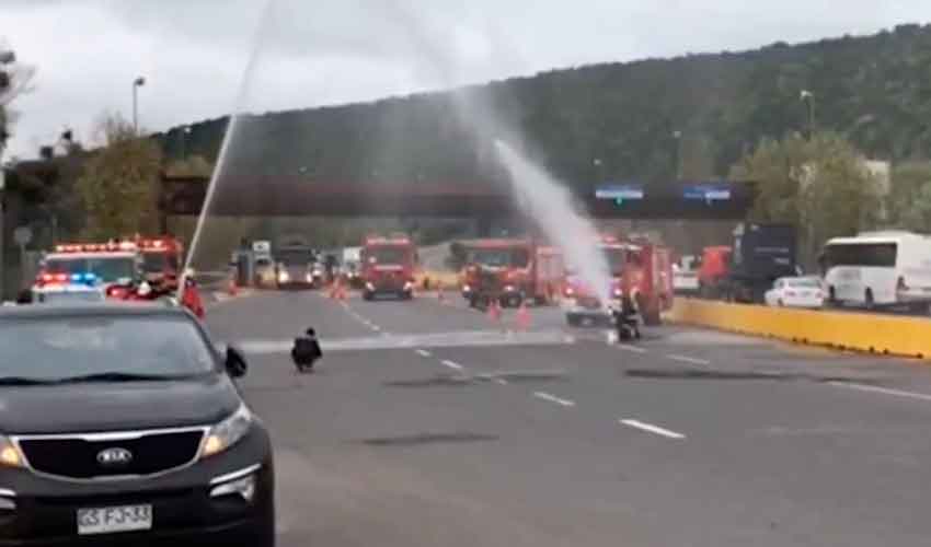 Recibimiento de la Nueva unidad de rescate de la Octava Compañía del Cuerpo de Bomberos de Santiago