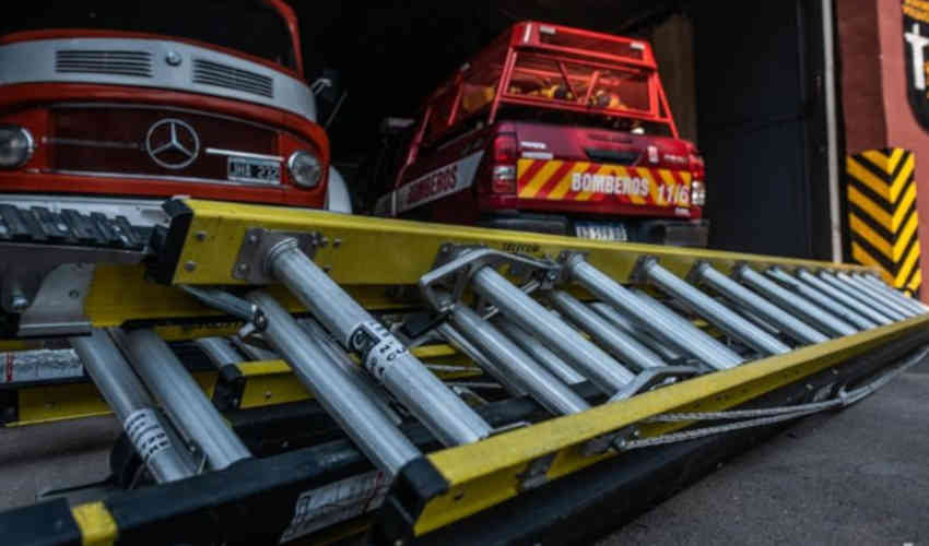 Bomberos de La Cumbre recibieron escaleras como donación