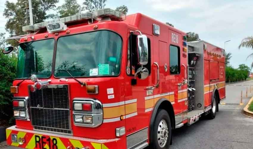 Bomberos viajaron a retirar nueva autobomba