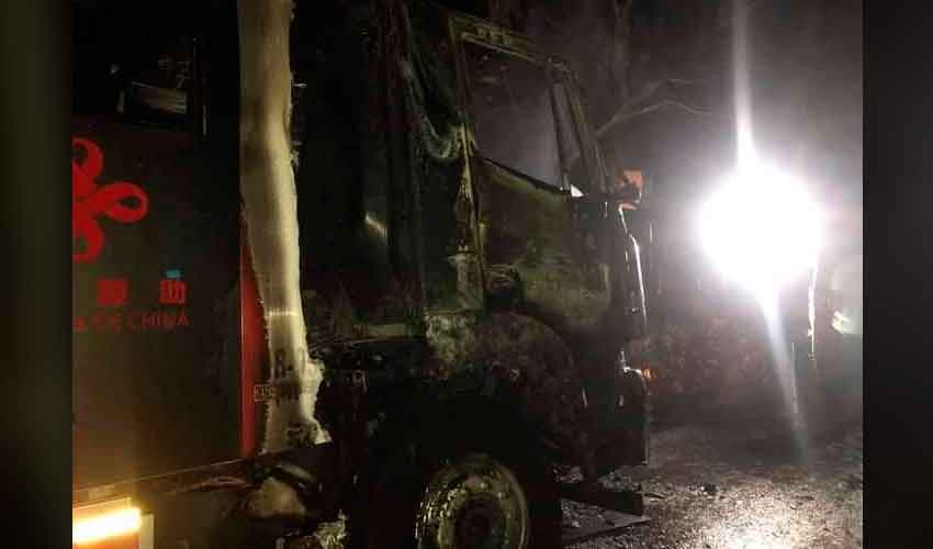 Camión de bomberos se incendia en Bayaguana